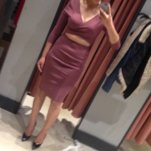 Pretty one piece dress with cut out - Picture 3 of 3